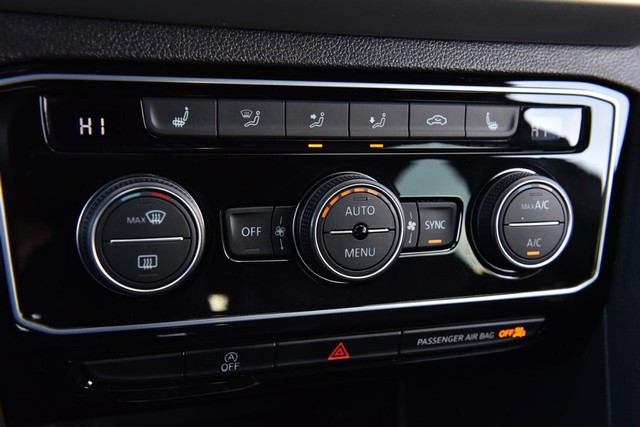 Volkswagen Atlas Cross Sport Vehicle Image 13