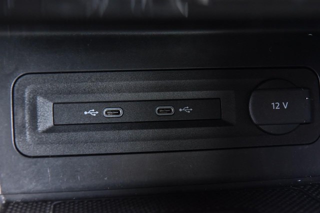 Volkswagen Atlas Cross Sport Vehicle Image 15