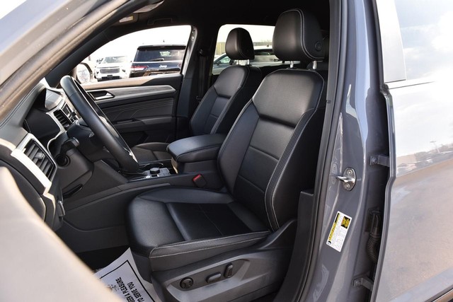 Volkswagen Atlas Cross Sport Vehicle Image 18