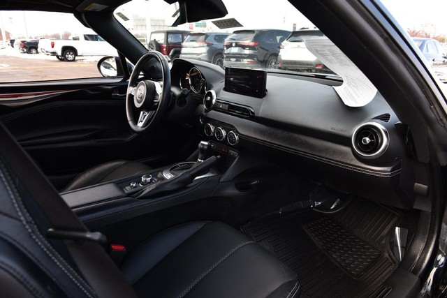 Mazda MX-5 Miata RF Vehicle Image 08