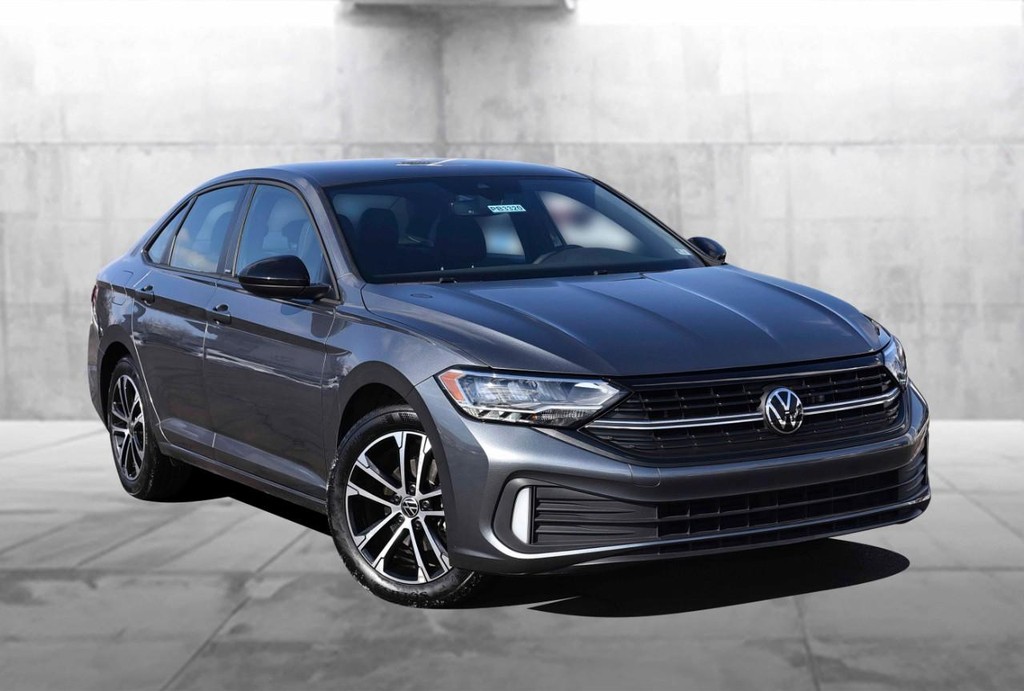 Volkswagen Jetta Vehicle Full-screen Gallery Image 2