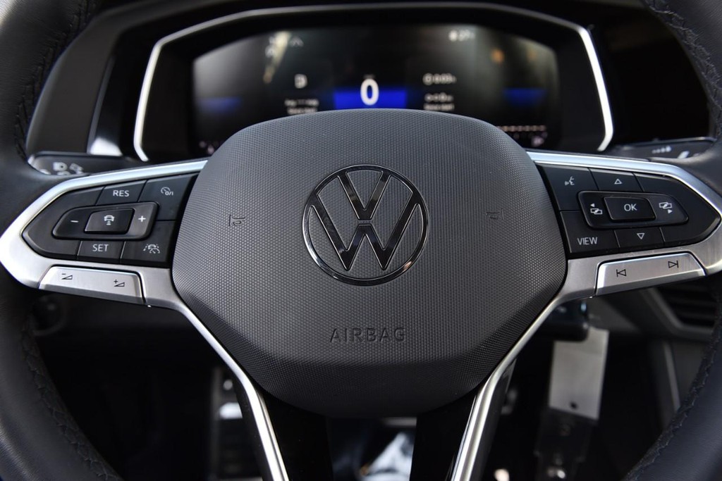 Volkswagen Jetta Vehicle Full-screen Gallery Image 18