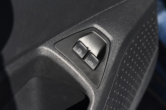 Volkswagen Jetta Vehicle Image 09