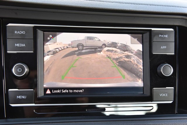 Volkswagen Jetta Vehicle Image 13