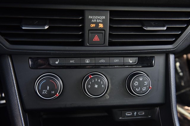 Volkswagen Jetta Vehicle Image 15