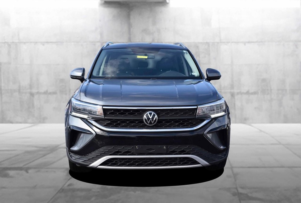 Volkswagen Taos Vehicle Full-screen Gallery Image 4