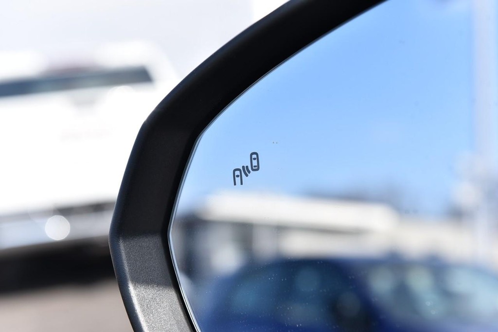 Volkswagen Taos Vehicle Full-screen Gallery Image 9