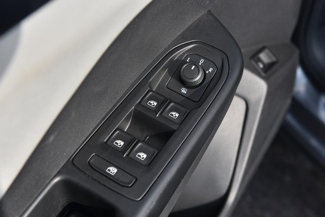 Volkswagen Taos Vehicle Image 08