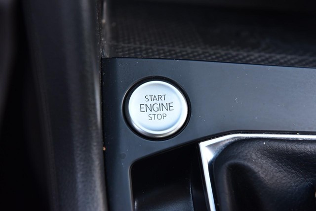 Volkswagen Taos Vehicle Image 16