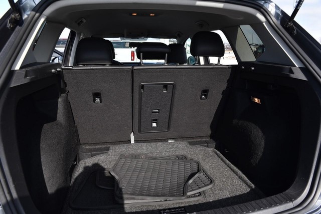 Volkswagen Taos Vehicle Image 23