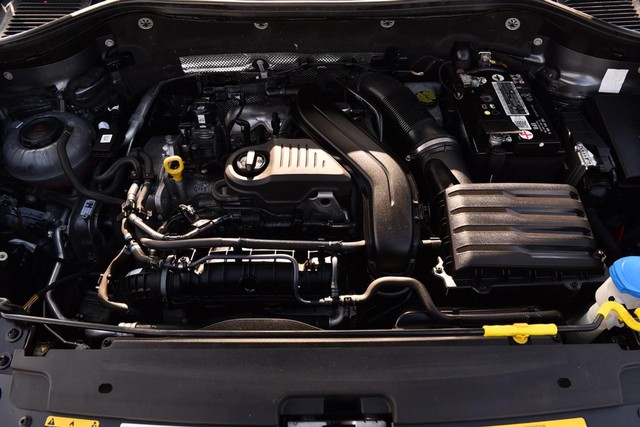 Volkswagen Taos Vehicle Image 24