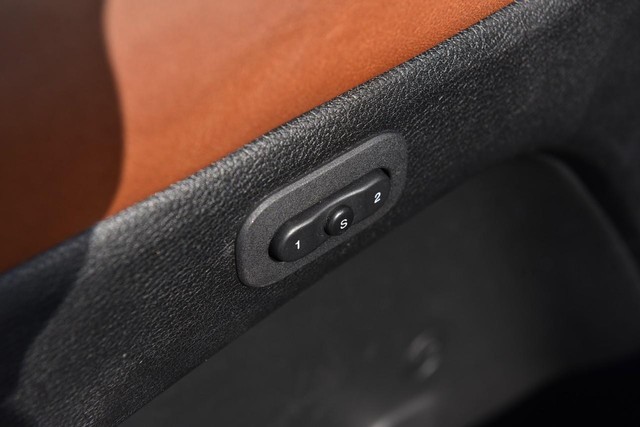 Jeep Grand Cherokee Vehicle Image 09