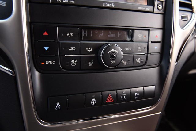 Jeep Grand Cherokee Vehicle Image 16