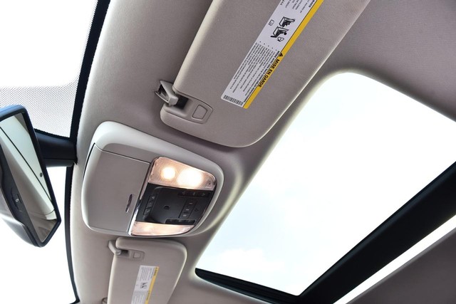 Jeep Grand Cherokee Vehicle Image 22