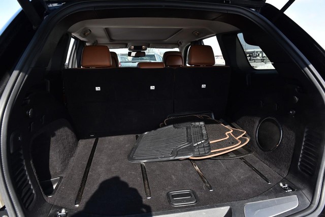 Jeep Grand Cherokee Vehicle Image 25