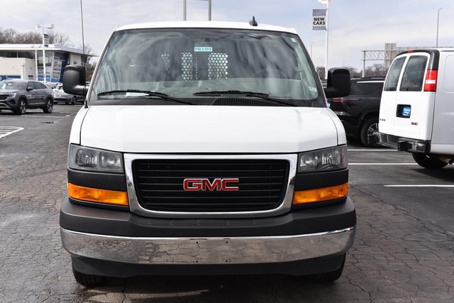 GMC Savana Cargo Van Vehicle Image 04