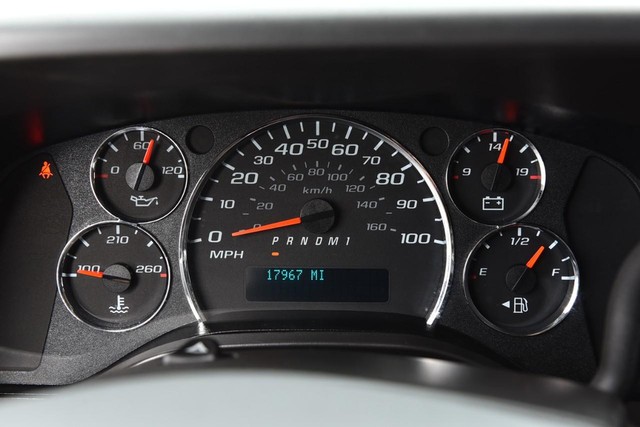 GMC Savana Cargo Van Vehicle Image 11