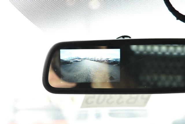 GMC Savana Cargo Van Vehicle Image 12