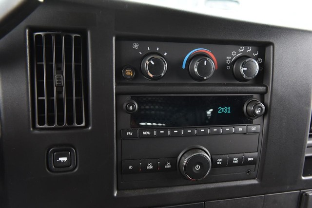 GMC Savana Cargo Van Vehicle Image 13