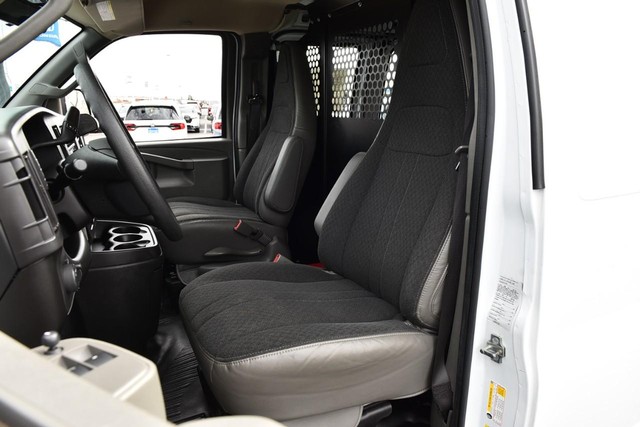 GMC Savana Cargo Van Vehicle Image 15