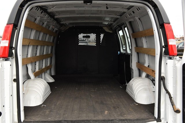 GMC Savana Cargo Van Vehicle Image 18