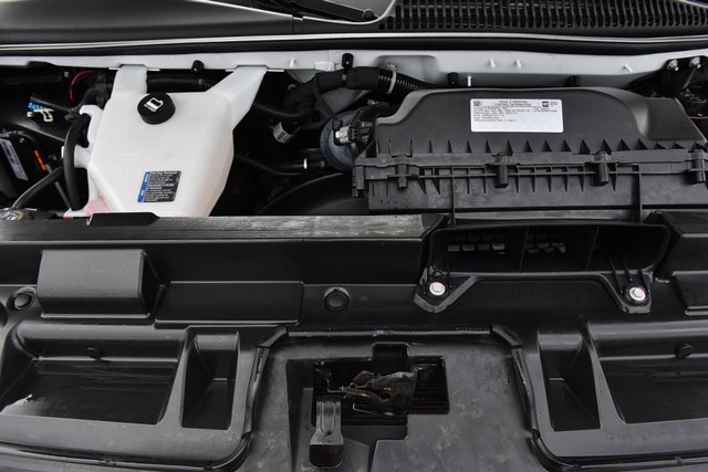 GMC Savana Cargo Van Vehicle Image 19