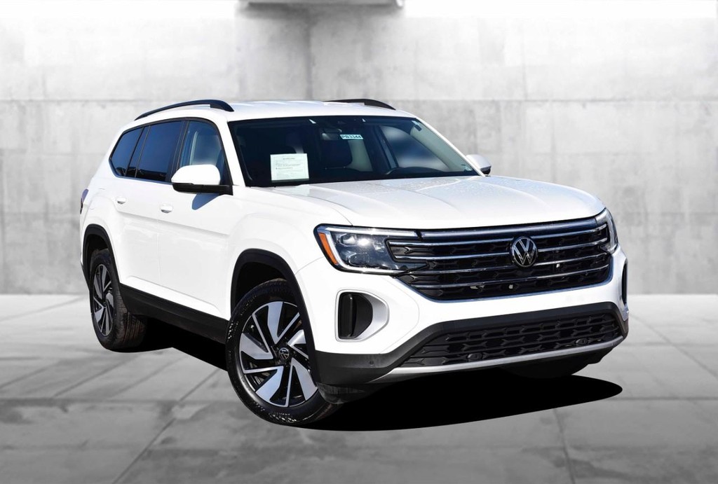 Volkswagen Atlas Vehicle Full-screen Gallery Image 2