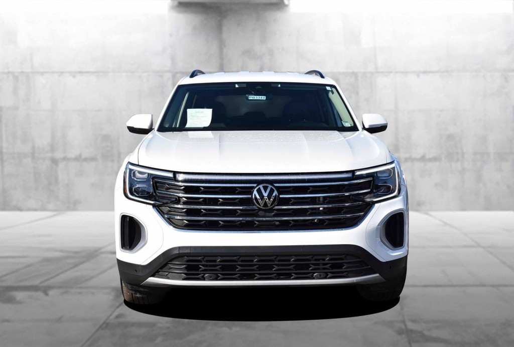 Volkswagen Atlas Vehicle Full-screen Gallery Image 4