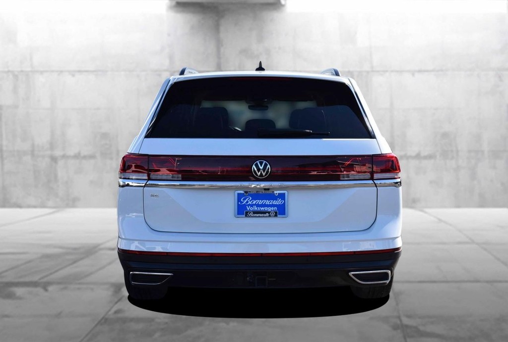 Volkswagen Atlas Vehicle Full-screen Gallery Image 6