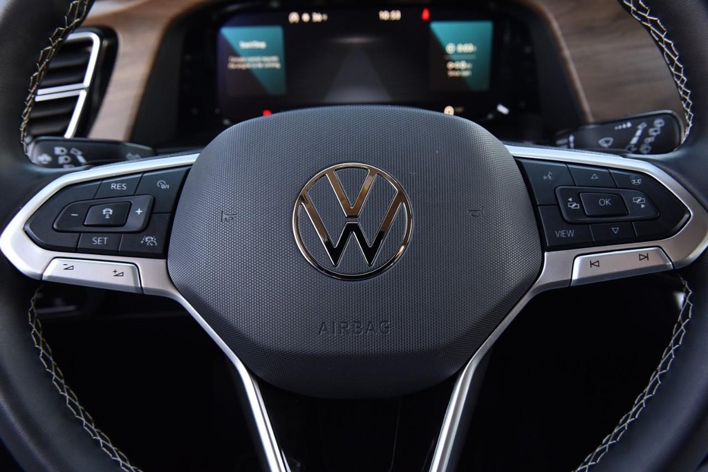 Volkswagen Atlas Vehicle Full-screen Gallery Image 18