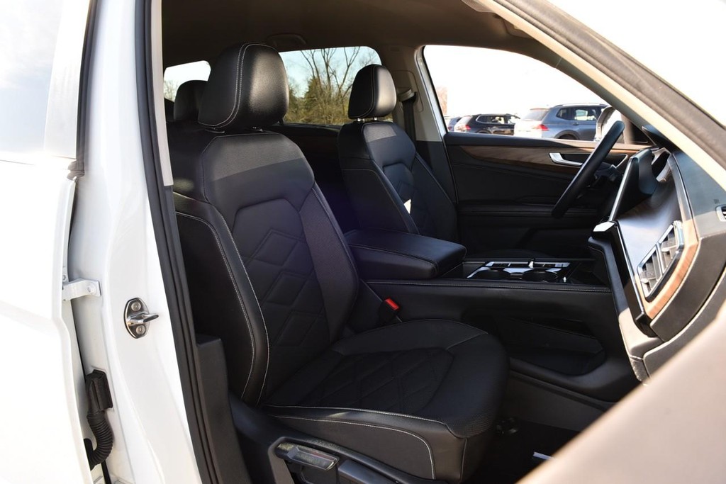 Volkswagen Atlas Vehicle Full-screen Gallery Image 20