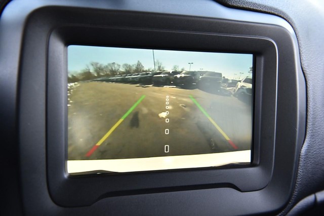 Jeep Renegade Vehicle Image 11