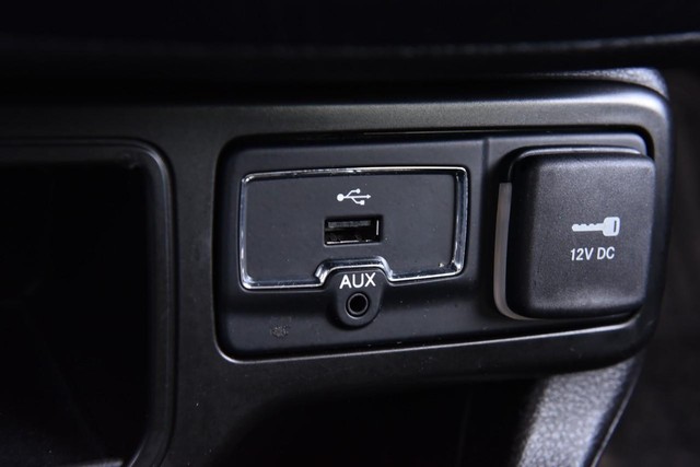 Jeep Renegade Vehicle Image 14