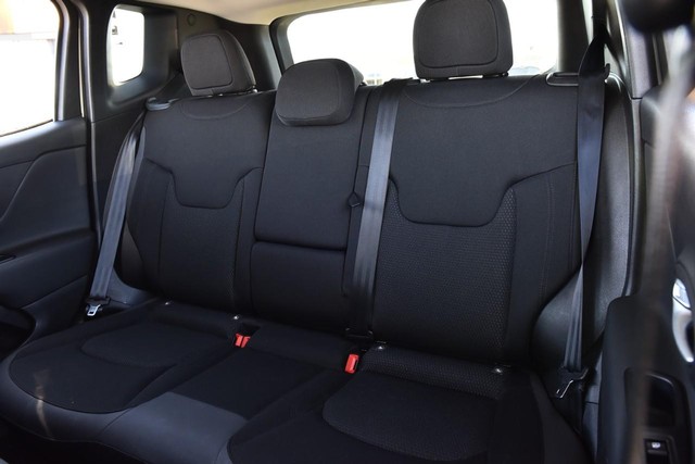Jeep Renegade Vehicle Image 19