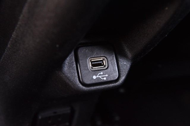 Jeep Renegade Vehicle Image 20