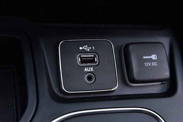 Jeep Cherokee Vehicle Image 15