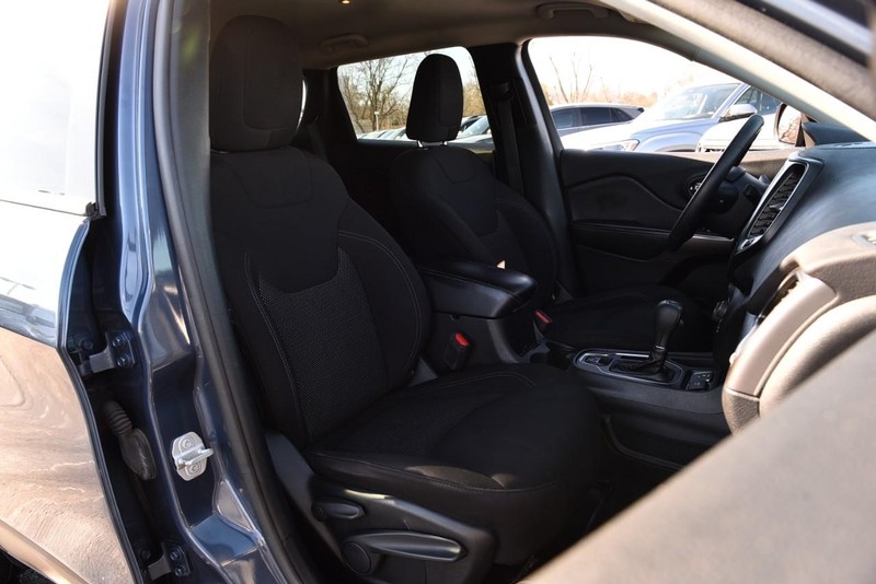 Jeep Cherokee Vehicle Image 18