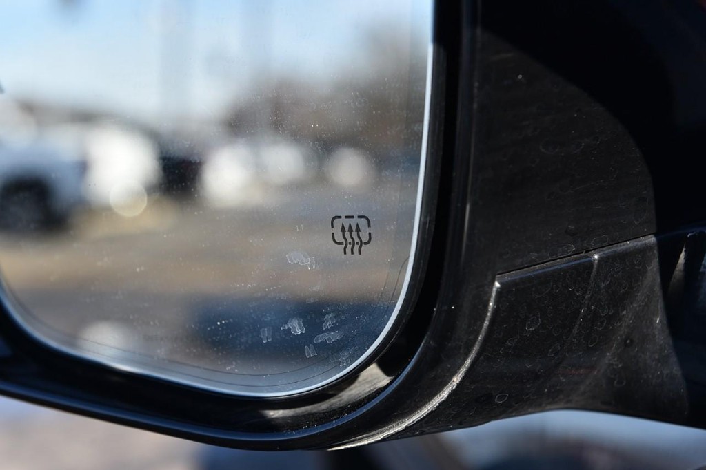 Jeep Grand Cherokee L Vehicle Full-screen Gallery Image 10