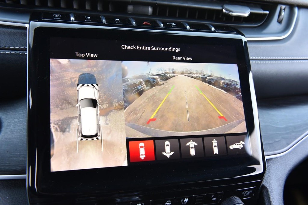 Jeep Grand Cherokee L Vehicle Full-screen Gallery Image 14