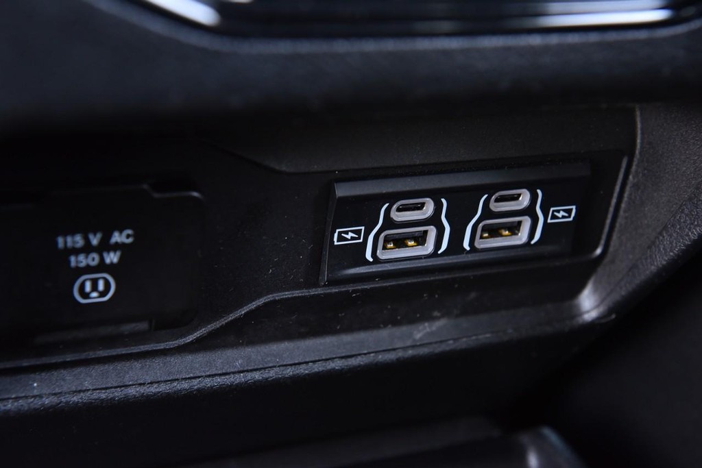 Jeep Grand Cherokee L Vehicle Full-screen Gallery Image 30