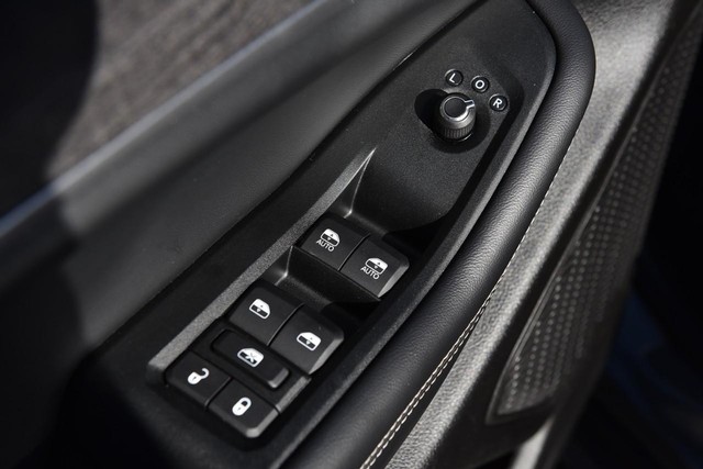 Jeep Grand Cherokee L Vehicle Image 08