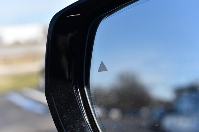 Jeep Grand Cherokee L Vehicle Image 11