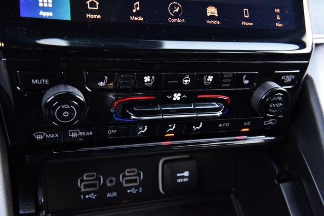 Jeep Grand Cherokee L Vehicle Image 21