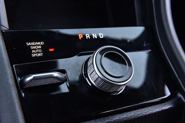 Jeep Grand Cherokee L Vehicle Image 23