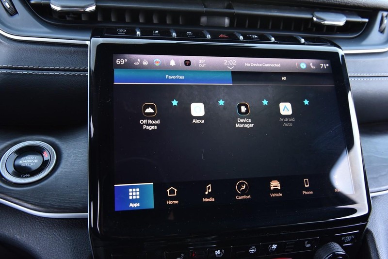 Jeep Grand Cherokee L Vehicle Image 19