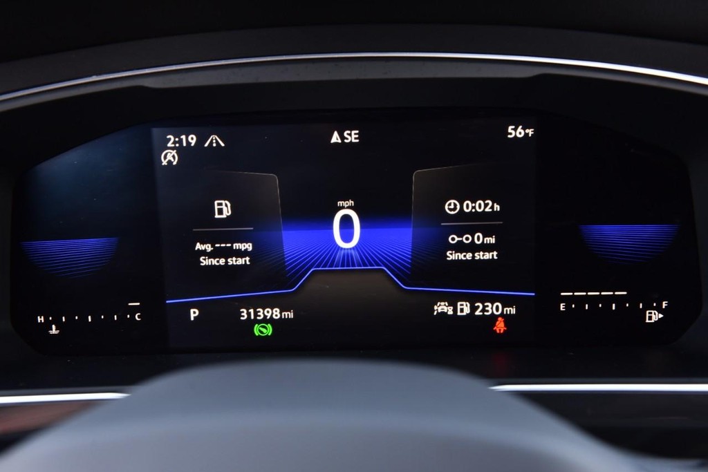 Volkswagen Tiguan Vehicle Full-screen Gallery Image 11