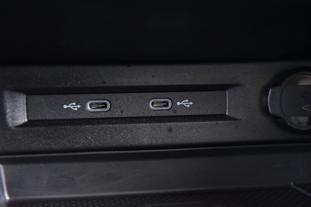 Volkswagen Tiguan Vehicle Full-screen Gallery Image 15