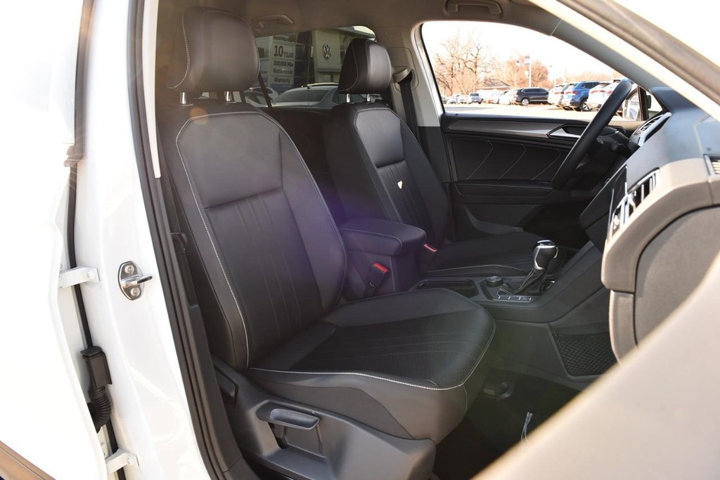 Volkswagen Tiguan Vehicle Full-screen Gallery Image 20