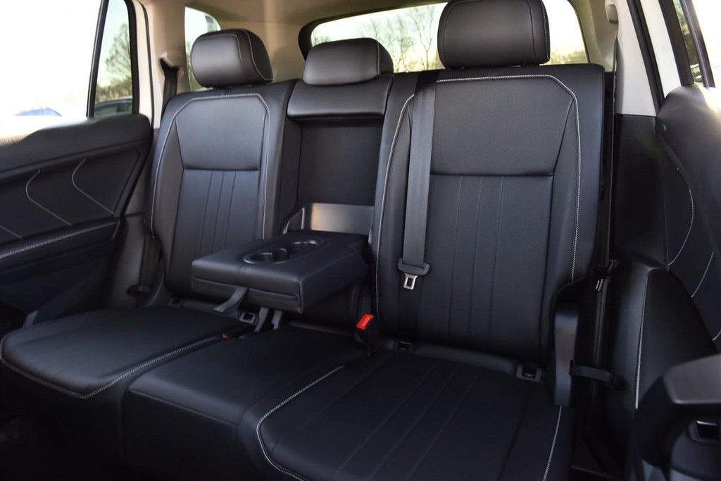 Volkswagen Tiguan Vehicle Full-screen Gallery Image 21