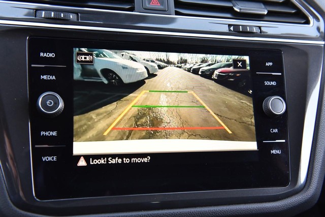 Volkswagen Tiguan Vehicle Image 12